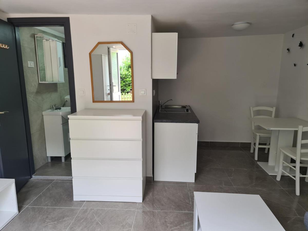 Marton Apartment คิร์ก ภายนอก รูปภาพ
