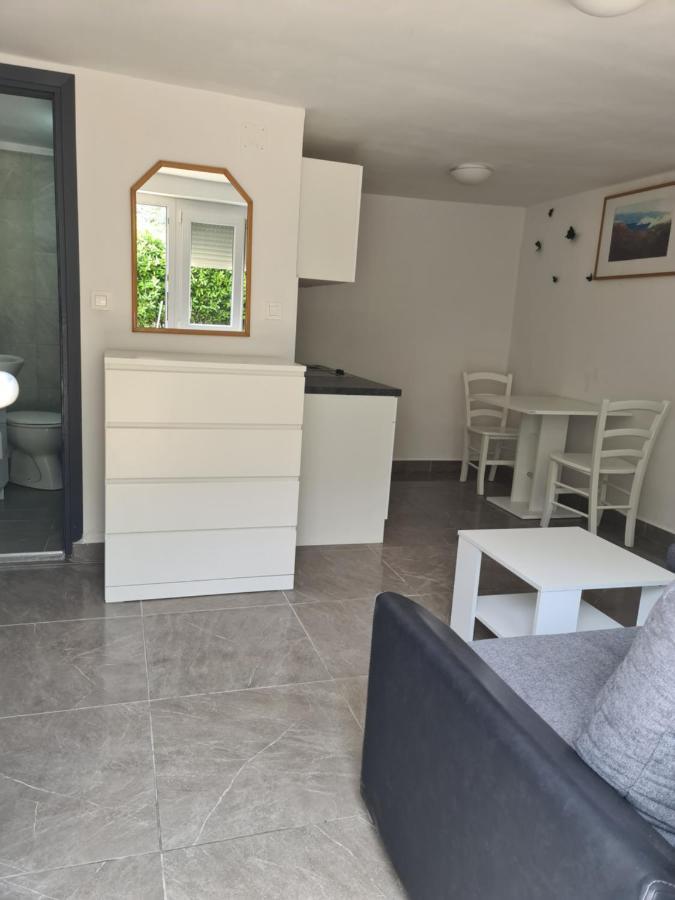 Marton Apartment คิร์ก ภายนอก รูปภาพ