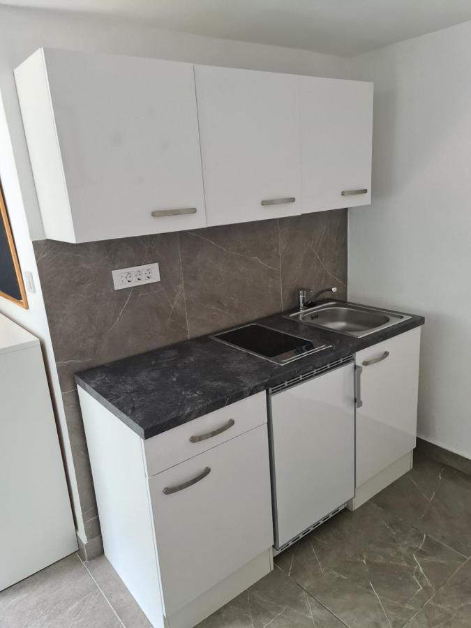 Marton Apartment คิร์ก ภายนอก รูปภาพ